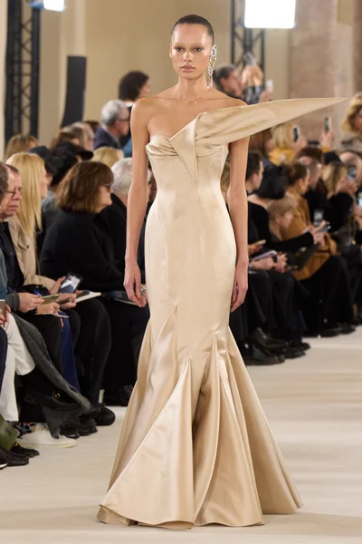 Look 27